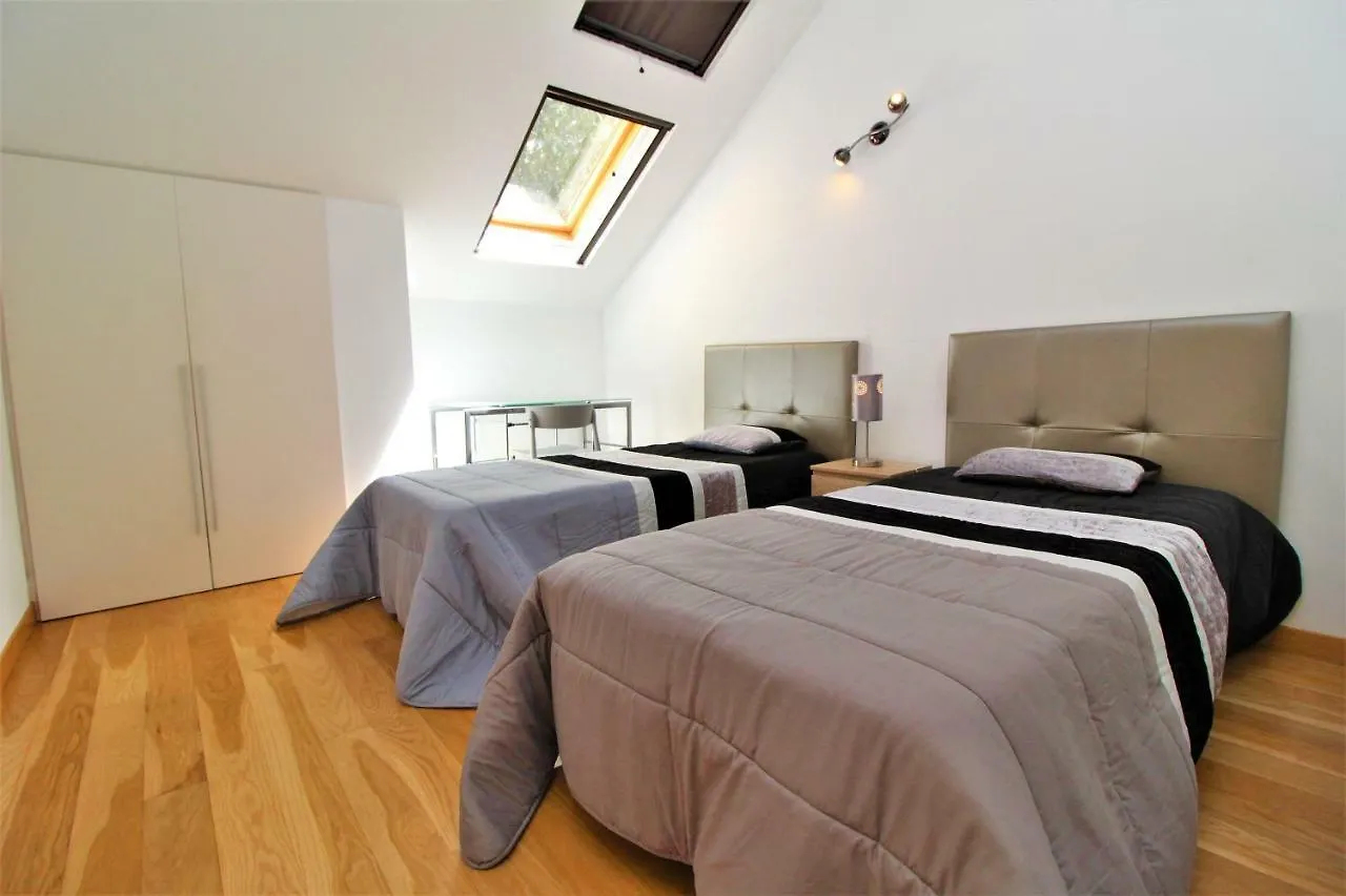 פונשל Living Penthouse Apartment 0*,